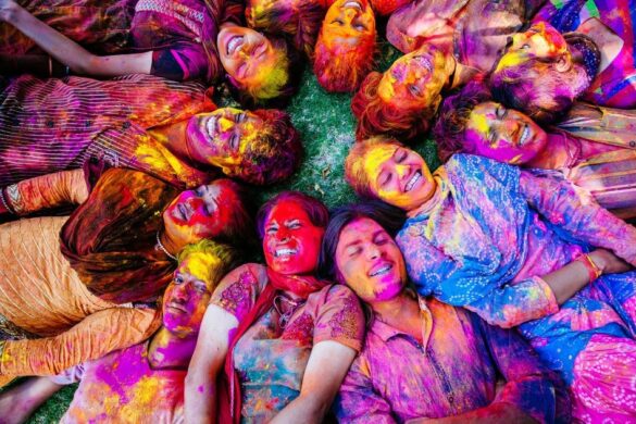 diverse indians holi/canva